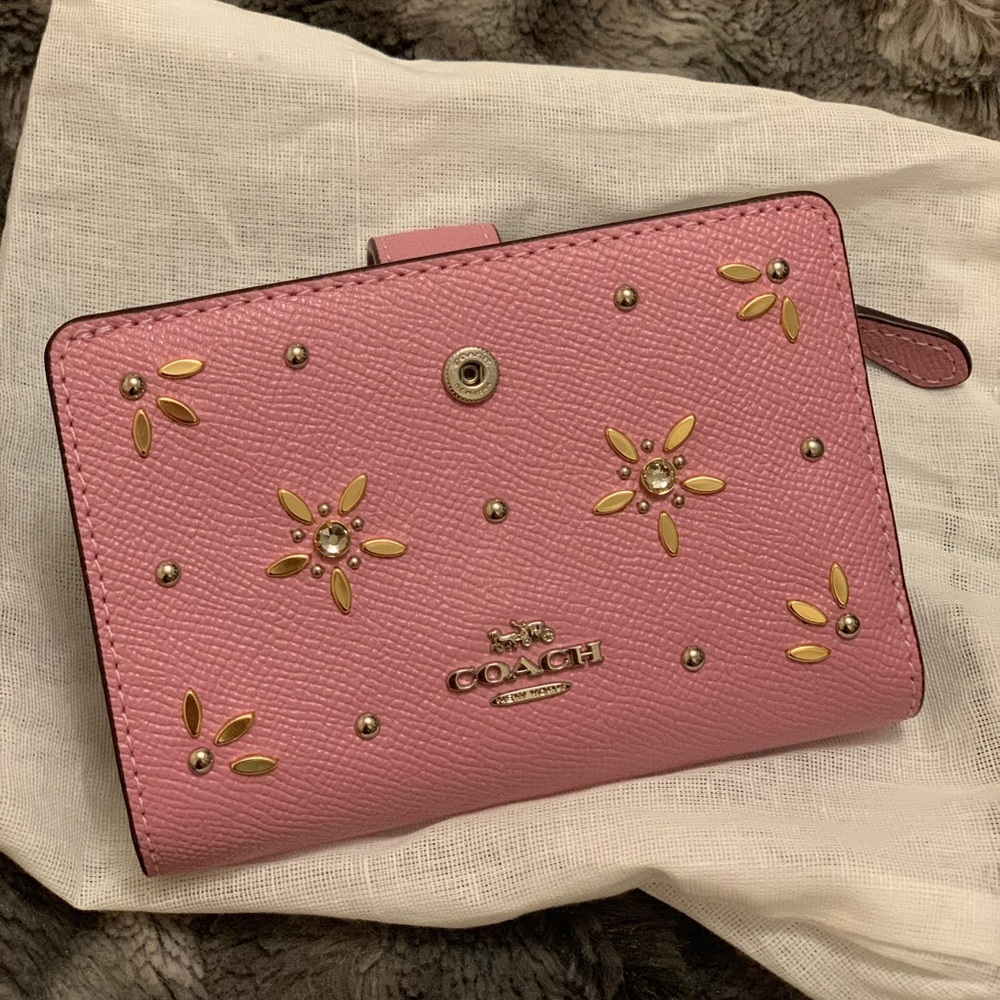 S A L E ‼️ Coach Embellished Wallet ✨